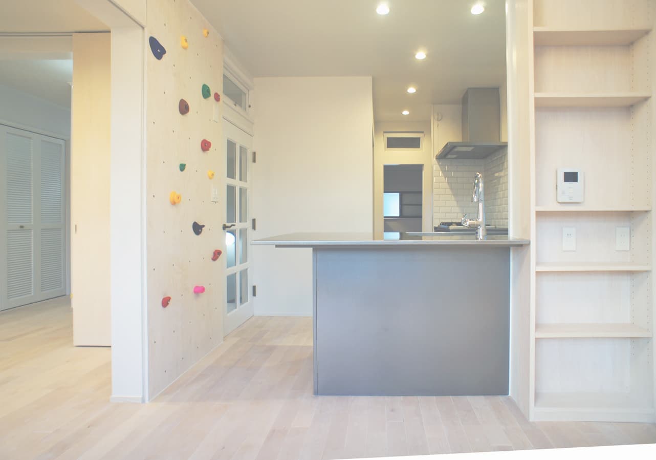 ダイニングからキッチンの眺め