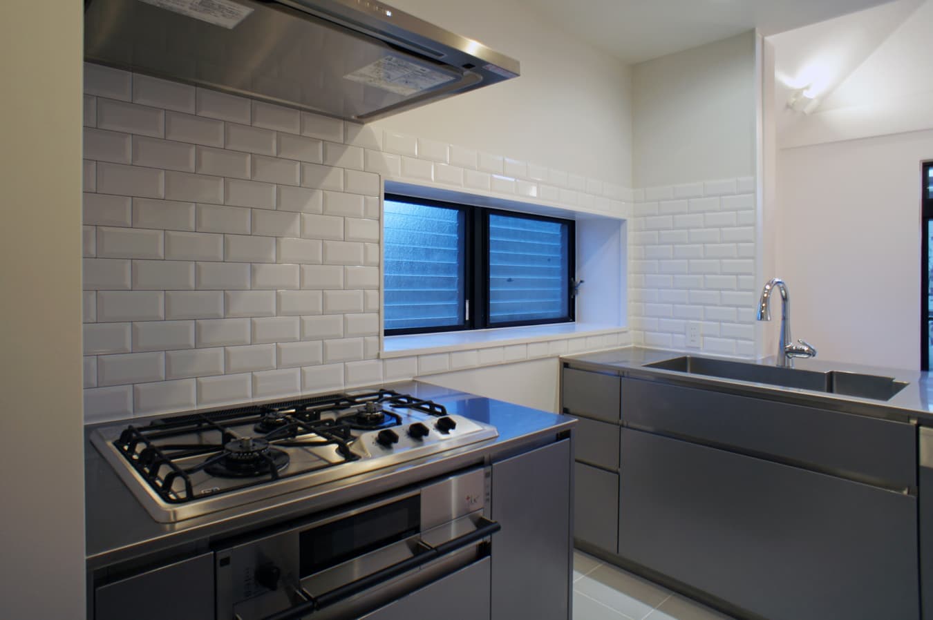 オーダーのセパレートキッチン