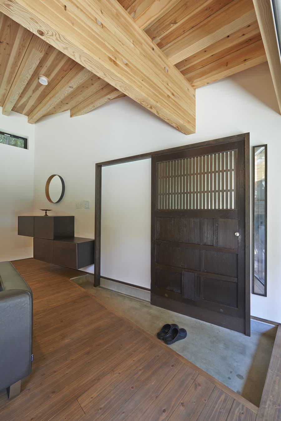 玄関から蔵戸再生利用