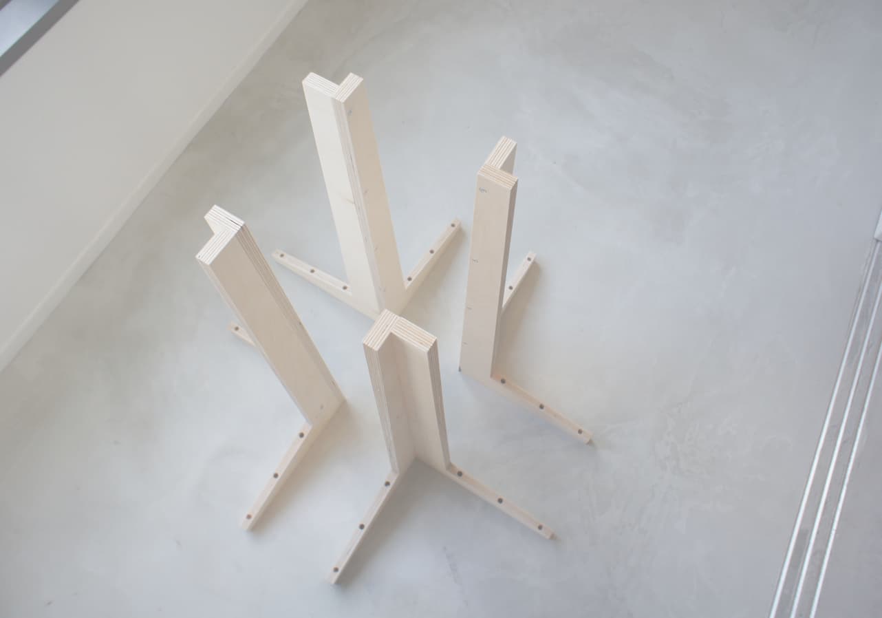 脚を4つ作成