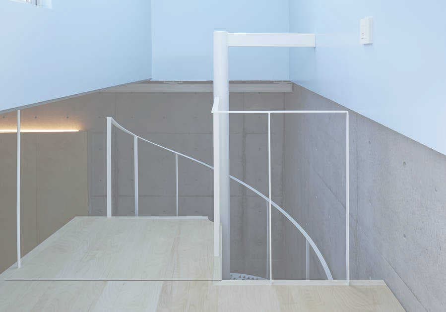 3階階段部分スチール手摺