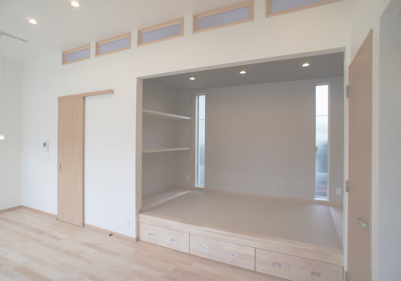 客間小上がりと床下収納