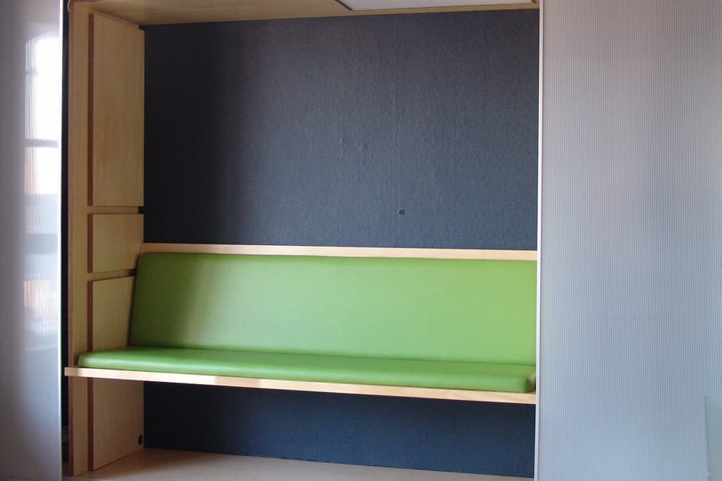 可変家具ソファー状態