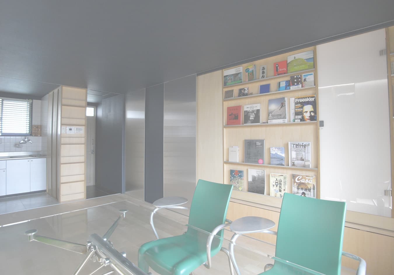 可動本棚の眺め