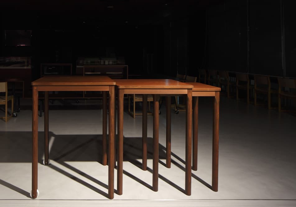 スタッキングテーブル