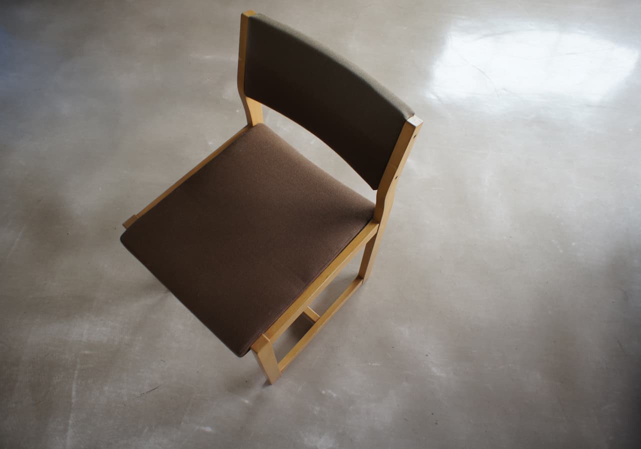 ビフォー図書館椅子