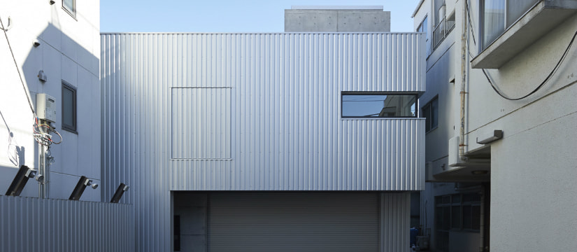 f01_facade.jpg